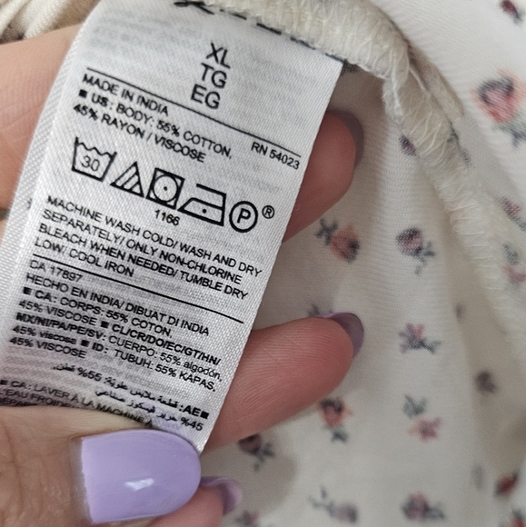 Old Navy Women's Classic Shirt Casual Floral Button Down - Picture 5 of 7